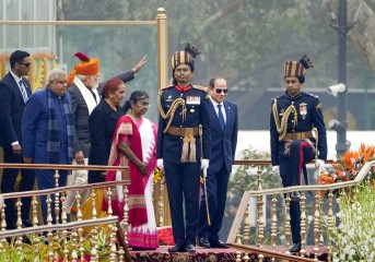 गणतंत्र दिवस परेड : कर्तव्य पथ पर दिखी भारत की सांस्कृतिक धरोहर, सैन्य शक्ति की झलक