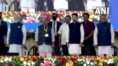 कर्नाटक: प्रधानमंत्री नरेंद्र मोदी ने हुबली में स्वामी विवेकानंद की जयंती के अवसर पर राष्ट्रीय युवा महोत्सव का उद्घाटन किया।