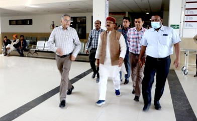 शहडोलः मंत्री जायसवाल ने किया चिकित्सा महाविद्यालय का निरीक्षण, कहा-साफ-सफाई पर दें विशेष ध्यान