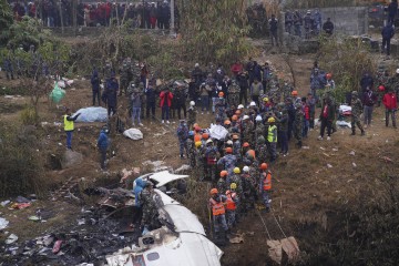 नेपाल विमान दुर्घटना: चार लापता लोगों की तलाश जारी, आज सौंपे जाएंगे शव