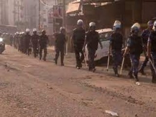 झारखंड: जमशेदपुर के कदमा थाना क्षेत्र में पुलिस प्रशासन और RAF ने फ्लैग मार्च किया।