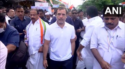केरल में कांग्रेस की ‘भारत जोड़ो’ यात्रा के दूसरे दिन उमड़ी लोगों की भारी भीड़