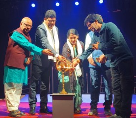 राष्ट्रीय नाट्य समारोह के दूसरे दिन ''हे राम'' से शुरू नाटक ''कथा'' ने बांधा समां