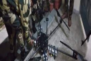 बीएसएफ ने पंजाब में भारत-पाकिस्तान सीमा के पास ड्रोन को मार गिराया