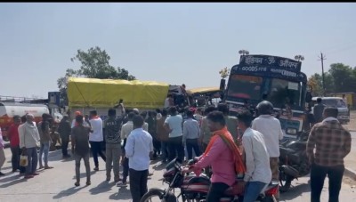 जबलपुर में बड़ा सड़क हादसा, मेट्रो बस और ट्रक में भीषण टक्कर