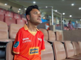 गुजरात जायंट्स की डब्ल्यूपीएल टीम से मिलने के बाद खुश हैं पैरा-क्रिकेटर आमिर हुसैन लोन