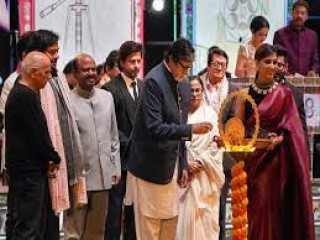 कोलकाता में अमिताभ बच्चन के सम्मान में प्रदर्शनी का आयोजन