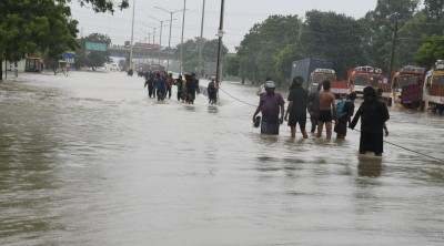 तमिलनाडु के चार जिलों में बाढ़ से हालात बिगड़े