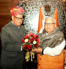 राज्यपाल मिश्र से राजस्थान धरोहर प्राधिकरण के अध्यक्ष लखावत ने मुलाकात की