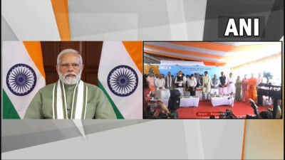 प्रधानमंत्री नरेंद्र मोदी अजमेर-दिल्ली कैंट वंदे भारत एक्सप्रेस को वीडियो कॉन्फ्रेंसिंग के जरिए थोड़ी देर में हरी झंडी दिखाएंगे।
