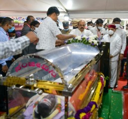 कांग्रेस नेता के. रोसैया का पूरे राजकीय सम्मान के साथ अंतिम संस्कार