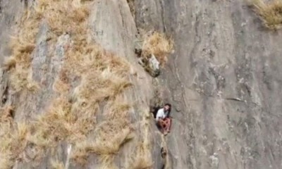 केरल : पहाड़ी चट्टानों के बीच फंसे युवक को सेना ने बचाया