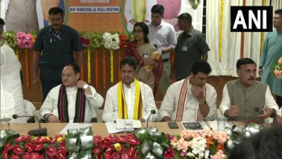 भाजपा के राष्ट्रीय अध्यक्ष जे.पी. नड्डा अगरतला में भाजपा जनजाति विधायकों और MCD की बैठक में शामिल