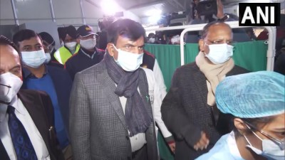 केंद्रीय स्वास्थ्य मंत्री डॉ. मनसुख मंडाविया ने सफदरजंग अस्पताल में कोविड-19 पर आयोजित मॉक ड्रिल का निरीक्षण किया।