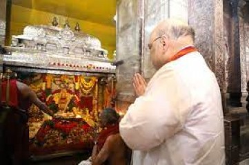 शाह ने हैदराबाद में उज्जैनी महाकाली मंदिर में की पूजा-अर्चना