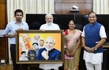 मुख्यनमंत्री हिमंत बिस्वा सरमा की मौजूदगी में  प्रधानमंत्री नरेंद्र मोदी का एक चित्र भेंट किया।