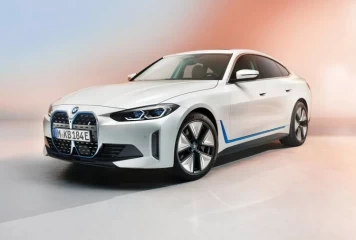 बीएमडब्ल्यू की पहली इलेक्ट्रिक स्पोर्ट्स कार: 2022 BMW i4 इलेक्ट्रिक सेडान से उठा पर्दा, 600 किमी है ड्राइविंग रेंज