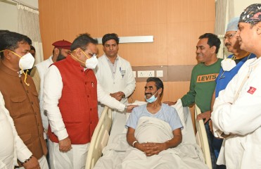 मुख्यमंत्री भजनलाल शर्मा ने अस्पताल जाकर बैंक कैशियर नरेन्द्र की जानी कुशलक्षेम