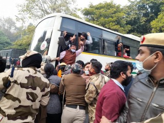 लावण्या आत्महत्या मामला: एबीवीपी ने दिल्ली में तमिलनाडु हाउस के बाहर विरोध प्रदर्शन किया