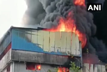 महाराष्ट्र : ठाणे में प्लास्टिक के 17 कबाड़ गोदामों में लगी आग, कोई हताहत नहीं