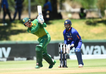 भारत दक्षिण अफ्रीका के बीच खेले जा रहे पहले वनडे में दक्षिण अफ्रीका ने पहले बल्लेबाजी करते हुए 4 विकेट के नुक़सान पर 296 रन बनाए