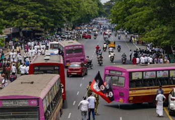तमिलनाडु : अन्नाद्रमुक ने विभिन्न मुद्दों को लेकर राज्य सरकार पर साधा निशाना, रैली निकाली