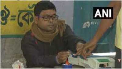पश्चिम बंगाल के सागरदिघी विधानसभा सीट पर उपचुनाव के लिए मतदान शुरू