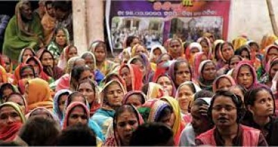 ओडिशा : ग्रामीणों ने जिंदल के प्रस्तावित स्टील कारखाने के स्थल पर प्रदर्शन किया