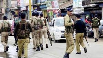 जम्मू-कश्मीर : आतंकवादियों की मदद करने का आरोपी गिरफ्तार