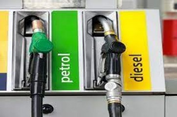 पेट्रोल कीमत में जल्द कटौती होने की उम्मीद नहींः पुरी