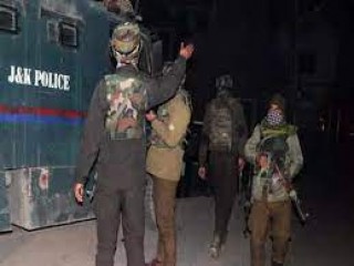 आतंकवादियों ने श्रीनगर में पुलिस नियंत्रण कक्ष की ओर हथगोला फेंका, कोई नुकसान नहीं
