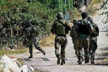 जम्मू-कश्मीर के शोपियां जिले में दो मुठभेड़ में चार आतंकवादी ढेर