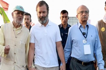 तेलंगाना : कांग्रेस की ‘भारत जोड़ो यात्रा’ में शामिल हुए प्रशांत भूषण