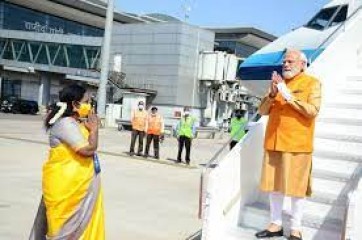 प्रधानमंत्री मोदी हैदराबाद पहुंचे, हवाई अड्डे पर मौजूद नहीं थे मुख्यमंत्री चंद्रशेखर राव