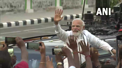 प्रधानमंत्री नरेंद्र मोदी ने चेन्नई में रोड शो किया