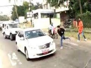 ओडिशा के मुख्यमंत्री के काफिले पर भाजपा समर्थकों ने फेंके अंडे
