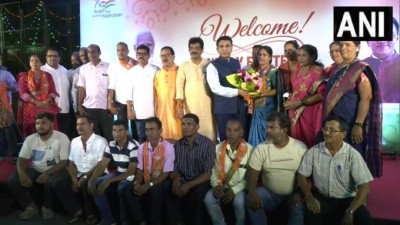 गोवा के मुख्यमंत्री प्रमोद सावंत ने पंचायत चुनाव में भाजपा के विजयी उम्मीदवारों का स्वागत किया