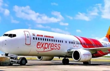 एयर इंडिया एक्सप्रेस की 74 उड़ानें रद्द, 30 कर्मचारियों को किया बर्खास्त