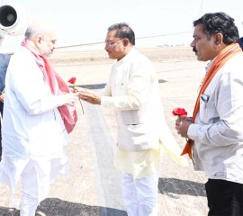 केंद्रीय गृह मंत्री शाह का रायपुर विमानतल पर मुख्यमंत्री साय ने किया स्वागत