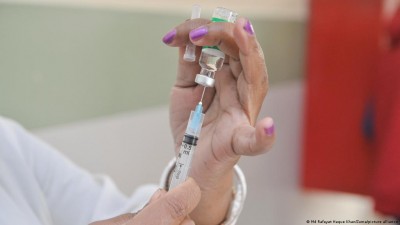 नार्वे ने कमजोर रोग प्रतिरोधक क्षमता वाले लोगों को कोविड-रोधी टीके की तीसरी खुराक देने की पेशकश की