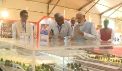 प्रधानमंत्री नरेंद्र मोदी ने राष्ट्रीय पंचायती राज दिवस के अवसर पर रीवा पहुंचकर अमृत सरोवर, स्वामित्व योजना, हेल्थ एंड वैलनेस सेंटर समेत कई प्रदर्शनी