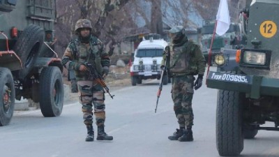 जम्मू-कश्मीर के शोपियां जिले में मुठभेड़ में जैश का एक आतंकवादी ढेर
