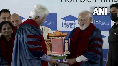 प्रधानमंत्री नरेंद्र मोदी ने हैदराबाद में भारतीय स्कूल व्यवसाय (ISB) के 20 साल पूरा होने के कार्यक्रम में शामिल