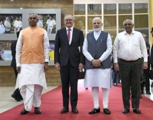 प्रधानमंत्री मोदी ने गुजरात भाजपा के नेताओं, सरकारी अधिकारियों के साथ बैठकें कीं