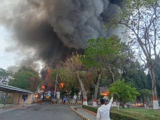 भिवाड़ी की इंक फैक्टरी में लगी भीषण आग, नजदीक का एरिया खाली कराया
