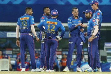 मुंबई इंडियन्स ने रोमांचक मुकाबले में केकेआर को 10 रन से हराया