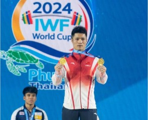 आईडब्ल्यूएफ विश्व कप: चीन के ली फैबिन ने जीते दो स्वर्ण पदक