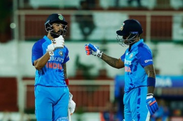 तिरुवनंतपुरम के ग्रीनफील्ड इंटरनेशनल स्टेडियम में पहले टी20 मैच में भारत ने दक्षिण अफ्रीका को 8 विकेट से हराया