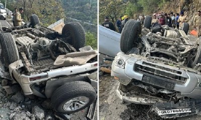 मसूरी में वाहन खाई में गिरा, रुड़की में बस चेक पोस्ट पर चढ़ी, पांच की मौत