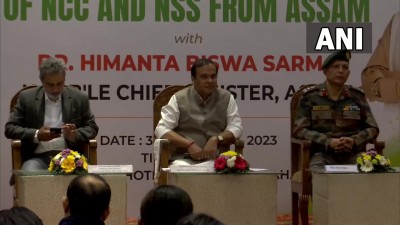 असम के मुख्यमंत्री हिमंता बिस्वा सरमा ने होटल विवांता में असम के एनसीसी और एनएसएस के गणतंत्र दिवस परेड दल के साथ बातचीत कार्यक्रम में भाग
